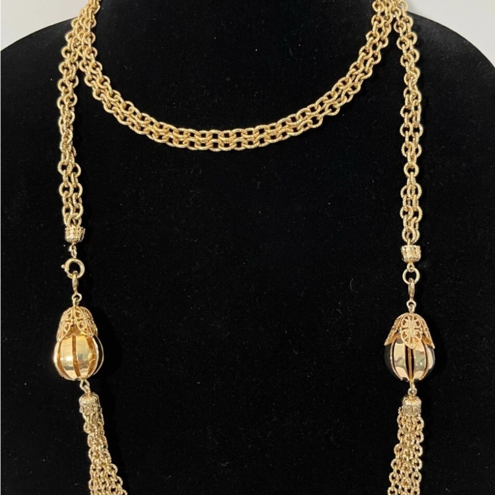 AVON Tassel wrap around/knot necklace 🐈‍⬛ 36” long Chain 3.5” tassels